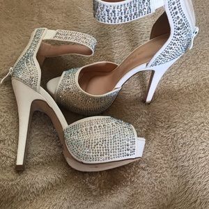 Dream Paris glam shoes great for formal wear.